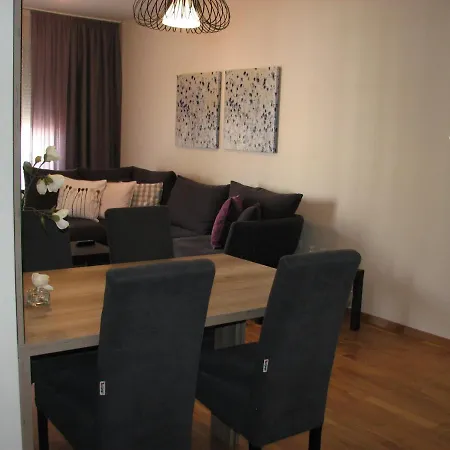 B&s Lux * Budua